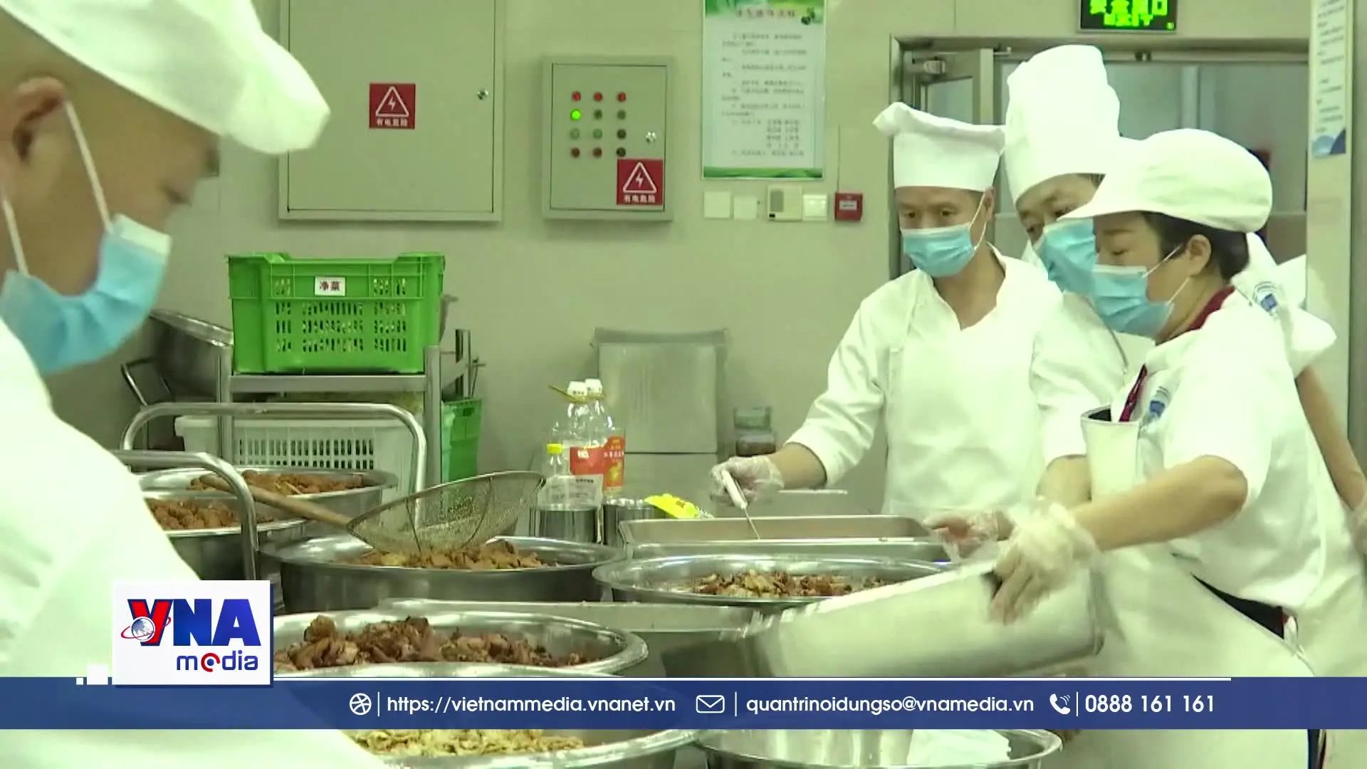 Các nước quản lý bữa ăn trường học ra sao?