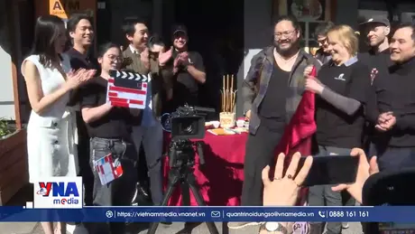 “Phía sau cây cầu gãy”: Hành trình tìm lại cội nguồn của người Việt xa xứ