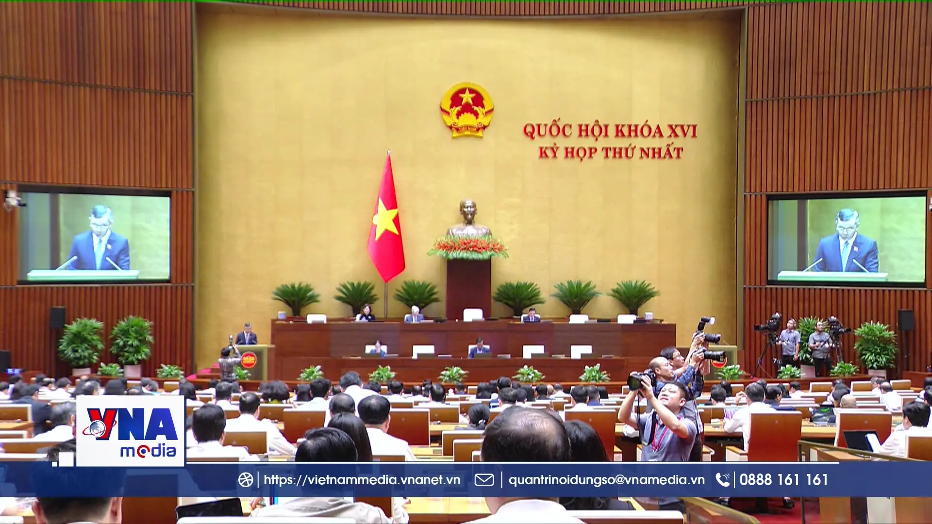 Thông qua nghị quyết về thuế tiêu thụ đặc biệt đối với xăng, dầu và nhiên liệu bay