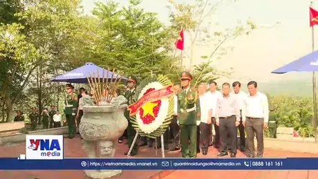 Chủ nhiệm Ủy ban Kiểm tra Trung ương dâng hương tại Khu ủy Khu V