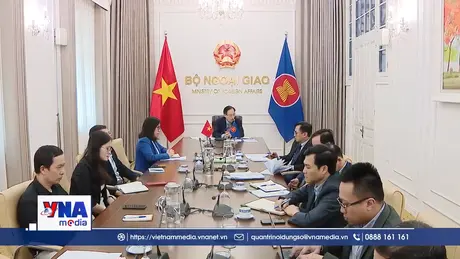 Kêu gọi khôi phục việc đi lại tại Eo biển Hormuz