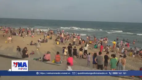 Du lịch ven biển Lâm Đồng thu hút đông du khách do nắng nóng