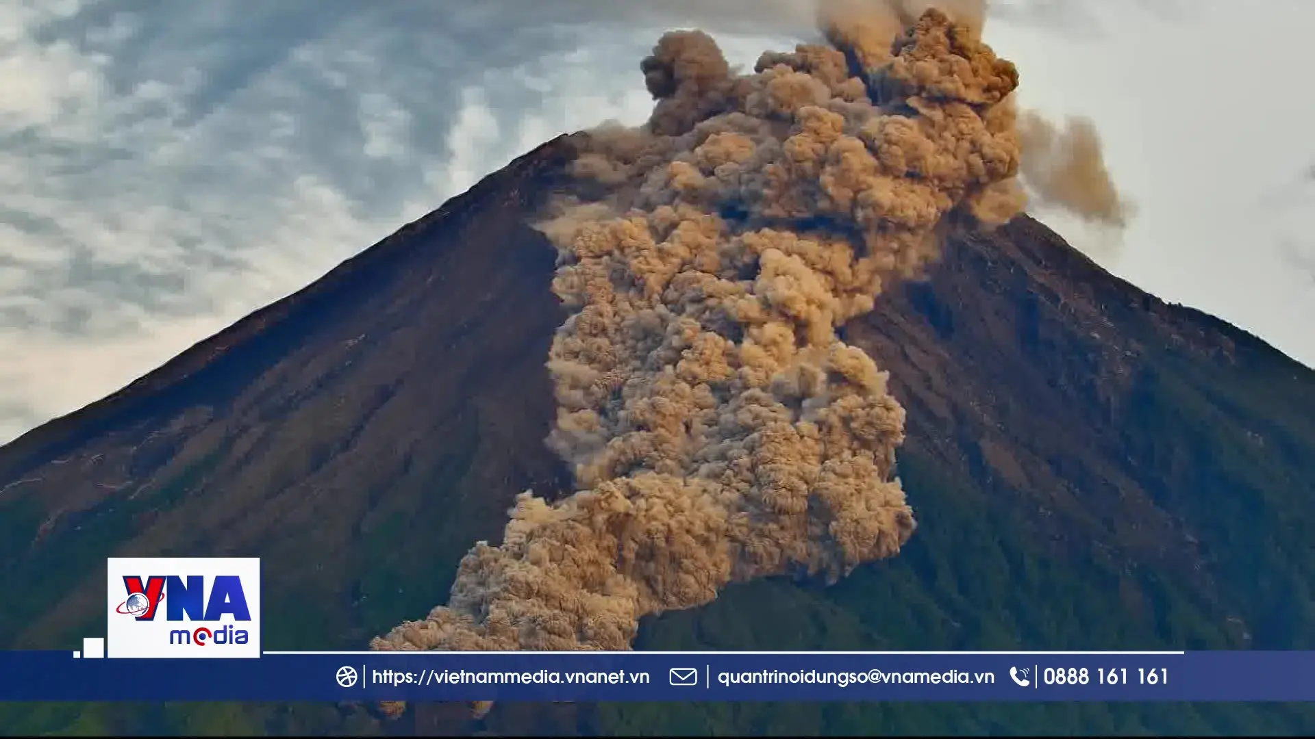 Indonesia duy trì cảnh báo cao do núi lửa Semeru tiếp tục phun trào