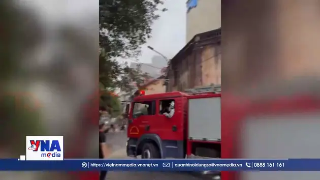 Cháy nhà trong ngõ sâu ở Hà Nội
