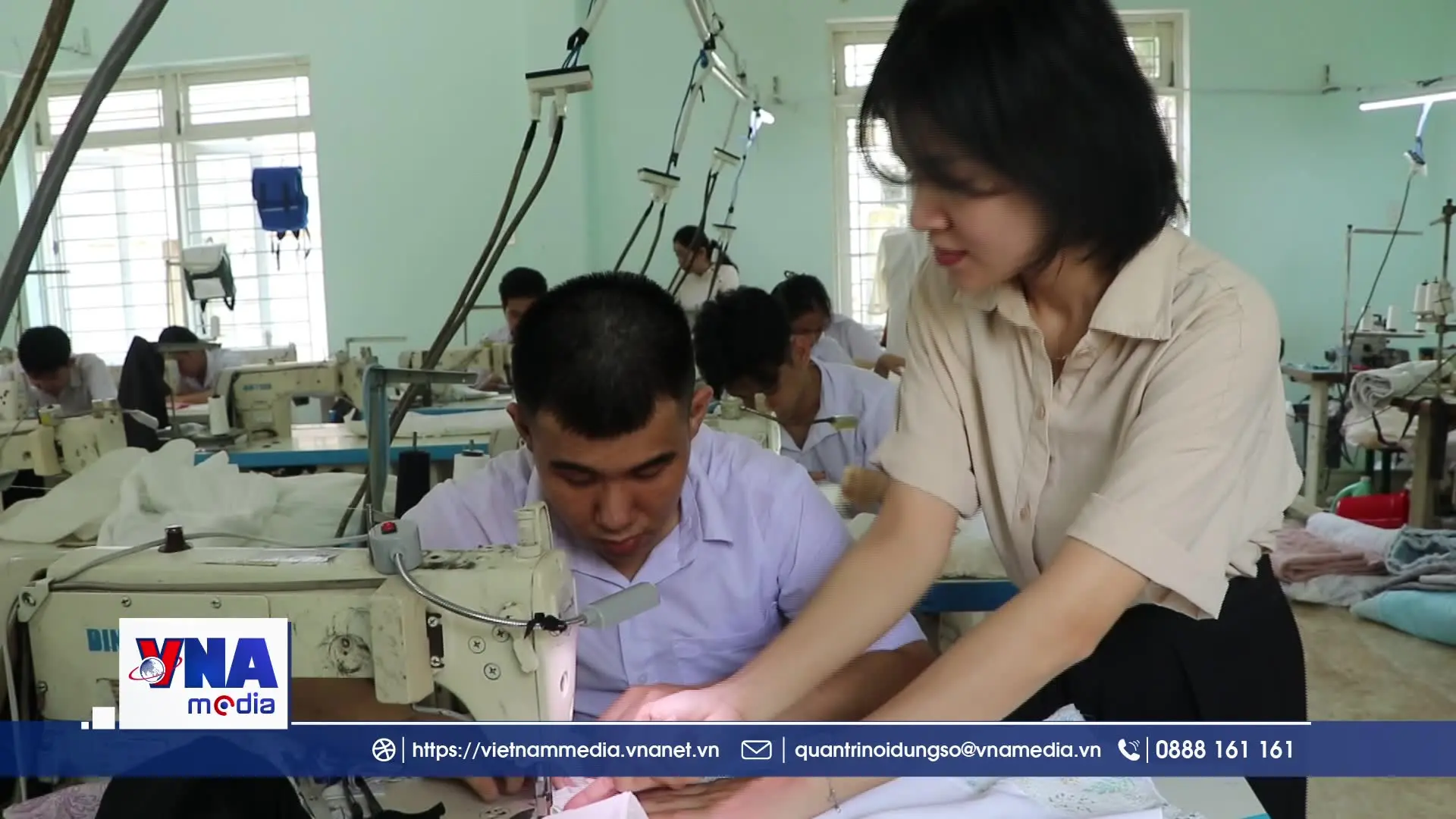 Cô giáo khiếm thính và hành trình “thắp lửa” cho những số phận kém may mắn