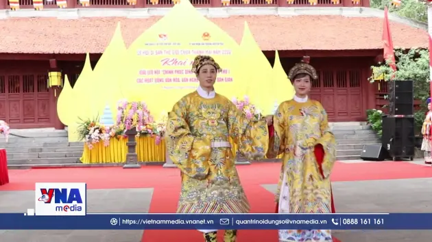 Tôn vinh giá trị văn hóa qua thời trang Áo dài Việt