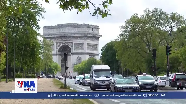 Pháp tung gói hỗ trợ mới ứng phó khủng hoảng nhiên liệu