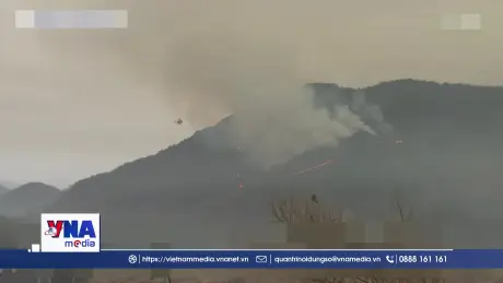 Hàn Quốc huy động 5 trực thăng ngăn chặn cháy rừng