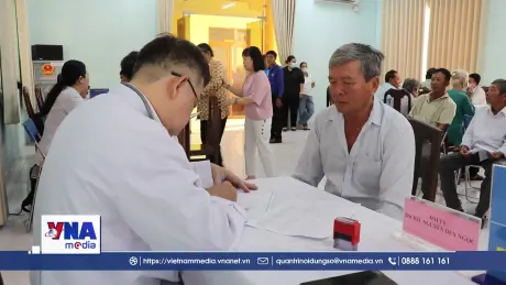 Chăm lo sức khỏe cho các đối tượng chính sách và nhân dân