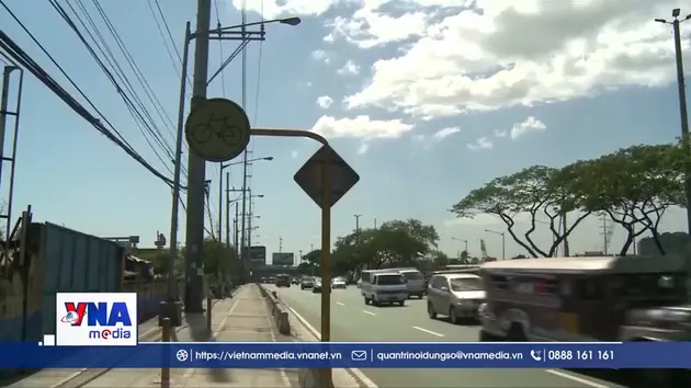 Fitch hạ triển vọng tín nhiệm của Philippines xuống “tiêu cực”