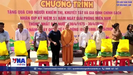 Cần Thơ tặng quà gia đình chính sách nhân dịp 30/4