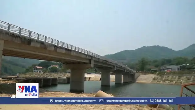 Cầu tiền tỷ “đắp chiếu” do “tắc” đường dẫn