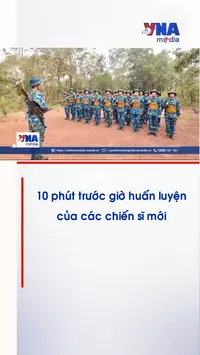 10 phút trước giờ huấn luyện của các chiến sĩ mới 