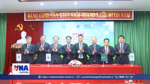 Ký kết tài trợ vốn phục vụ chuyển đổi xanh đoàn xe buýt của Transerco