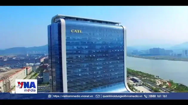 Nhà sản xuất pin xe điện lớn nhất thế giới thúc đẩy công nghệ pin kép