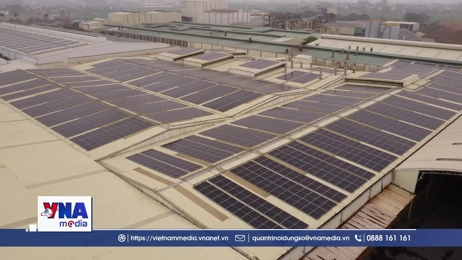 Điện mặt trời mái nhà: Lợi ích kép cho doanh nghiệp và gia đình