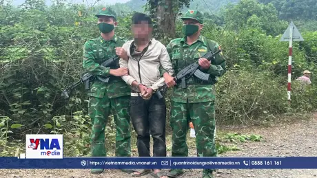 Bắt quả tang 2 đối tượng người Lào vận chuyển trái phép chất ma túy