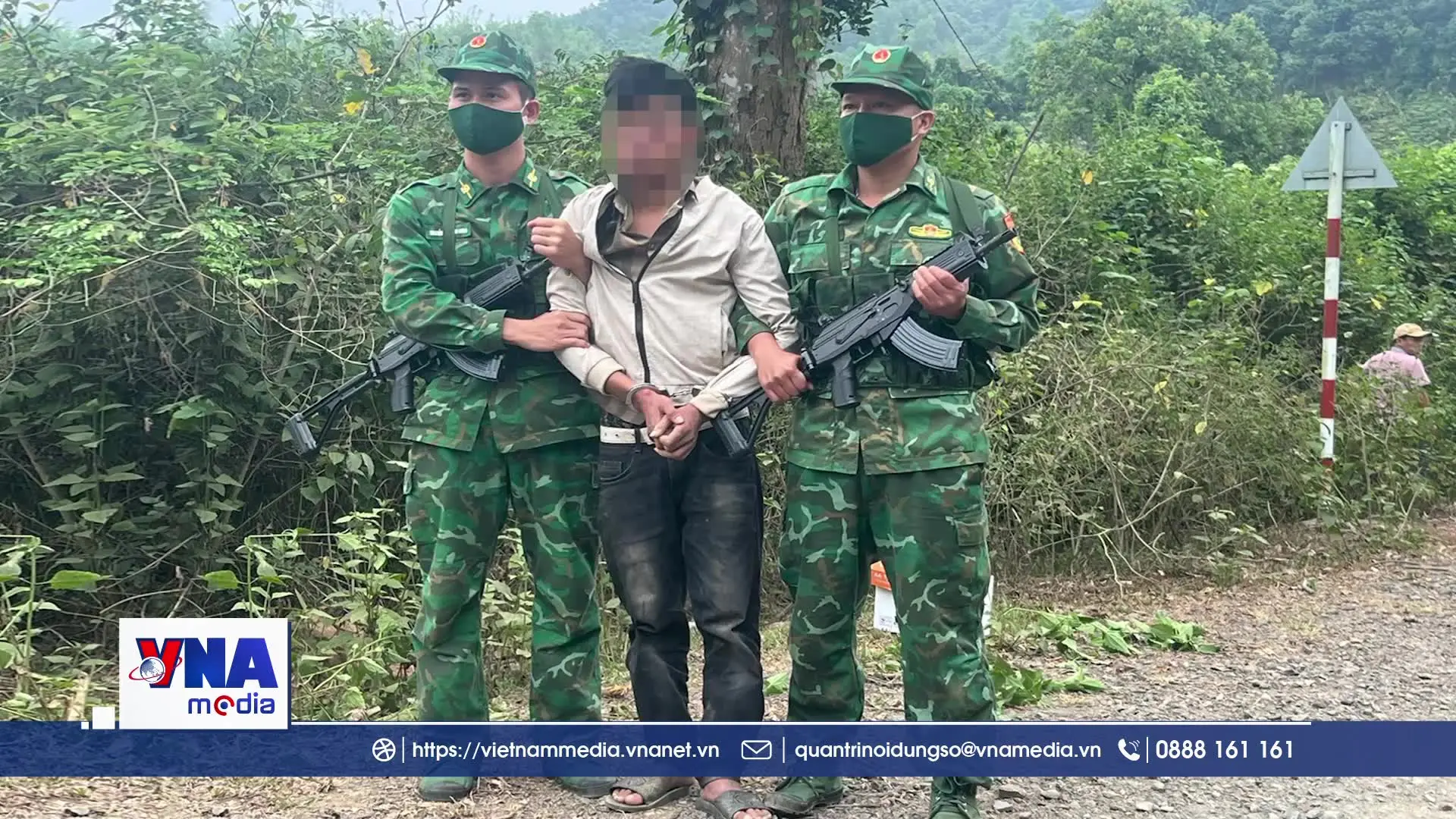 Bắt quả tang 2 đối tượng người Lào vận chuyển trái phép chất ma túy