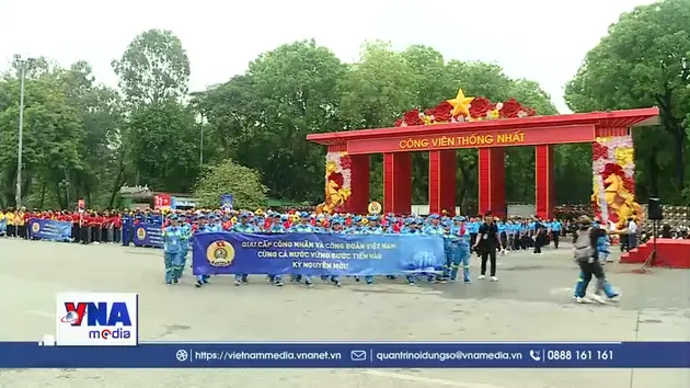 1000 công nhân lao động thể hiện quyết tâm vì mục tiêu phát triển đất nước