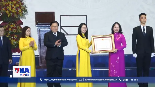 Phó Chủ tịch nước Võ Thị Ánh Xuân trao HCLĐ hạng nhất cho Saigontourist