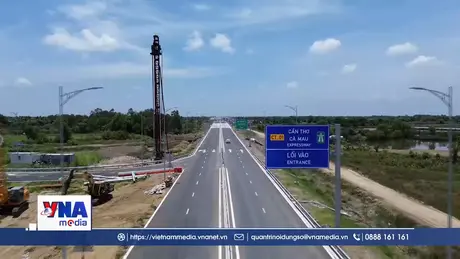 Người dân phấn khởi thông xe trở lại cao tốc Hậu Giang - Cà Mau