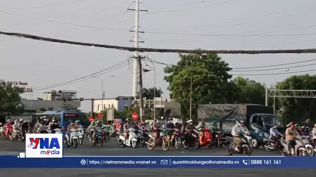 Giao thông cửa ngõ TP.HCM khá căng thẳng ngày trước nghỉ lễ 30/4