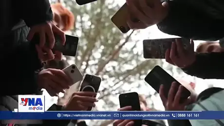 Khi mạng xã hội trở thành “người thầy nguy hiểm” của trẻ em