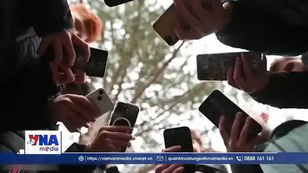 Khi mạng xã hội trở thành “người thầy nguy hiểm” của trẻ em