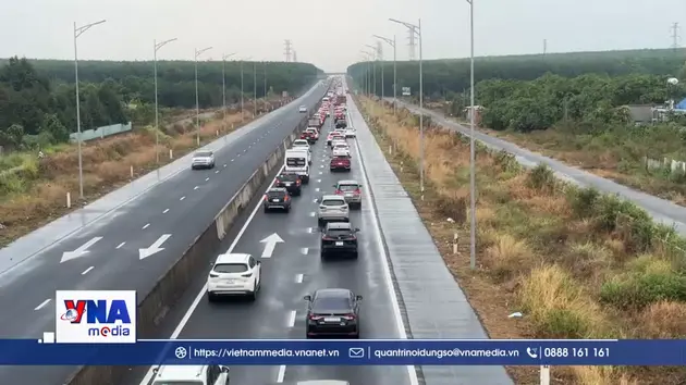 Va chạm khiến cao tốc Phan Thiết – Dầu Giây ùn tắc dài 6 km