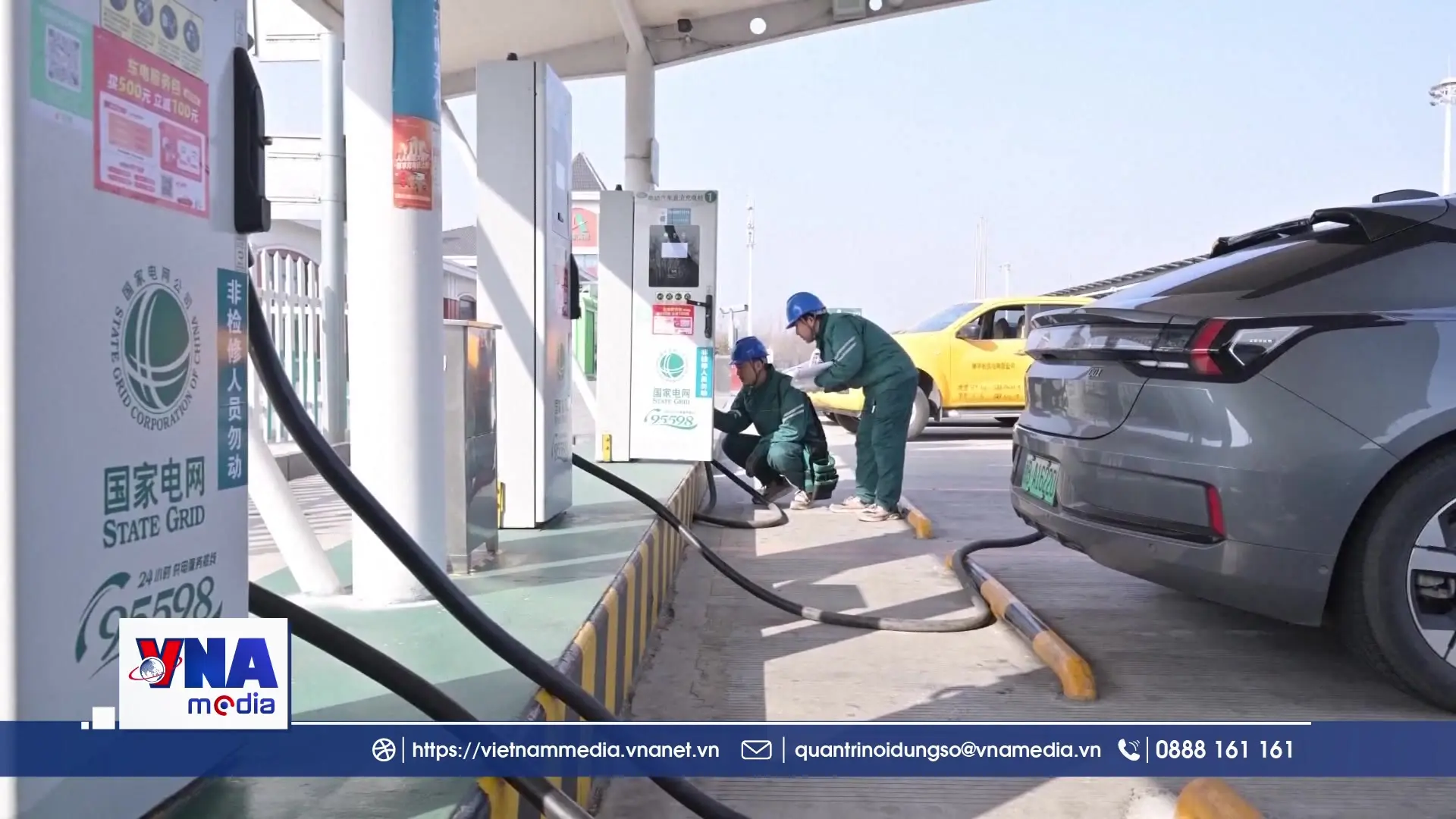 Mạng lưới 'sạc mọi nơi' cho xe điện ở Trung Quốc