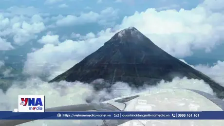 Philippines sơ tán hàng nghìn người do núi lửa Mayon phun trào