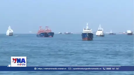 Tàu chiến Mỹ bị trúng tên lửa tại eo biển Hormuz