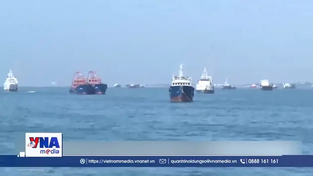 Mỹ tạm dừng chiến dịch hộ tống tàu qua eo biển Hormuz