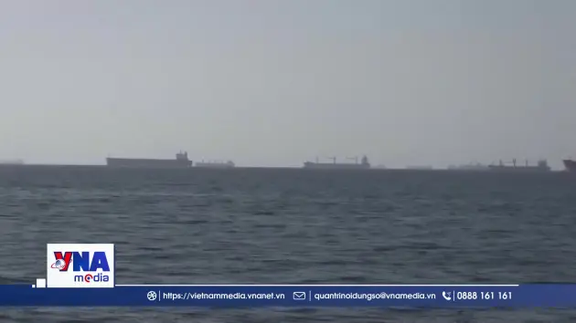 Hàng nghìn tàu bị mắc kẹt tại eo biển Hormuz