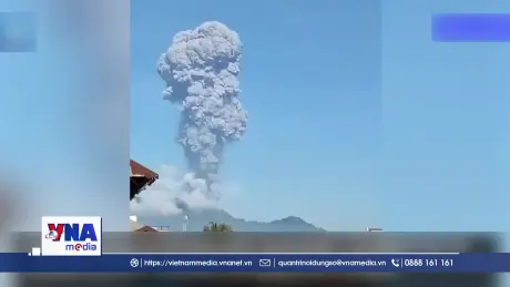 Núi lửa Dukono phun trào tại Indonesia