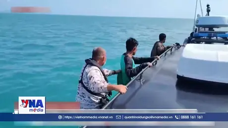 Thuyền chìm ngoài khơi Malaysia