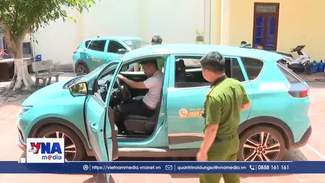 Bắt 4 tài xế taxi dùng thiết bị tắt mắt thần trên xe