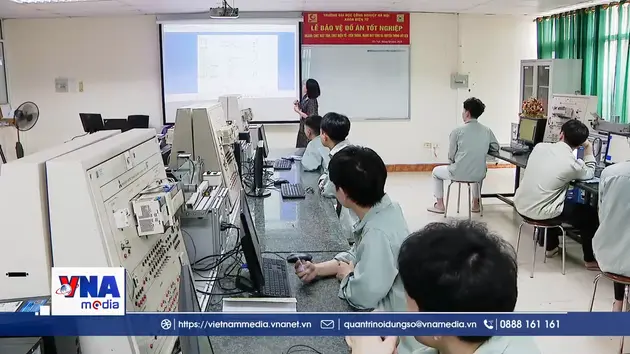 'Hút nhân tài' bằng học bổng STEM
