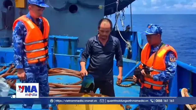 Bắt giữ tàu vận chở dầu DO trái phép trên vùng biển Tây Nam