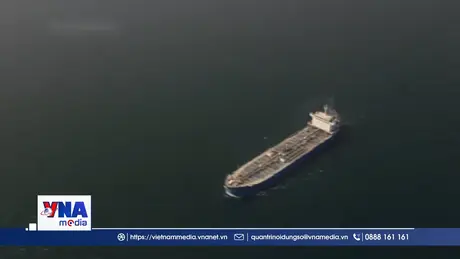Hơn 30 tàu hàng lưu thông qua eo biển Hormuz