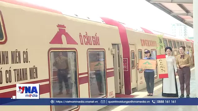 Chuyến tàu đặc biệt nối dài ngọn lửa “Nghìn việc tốt”