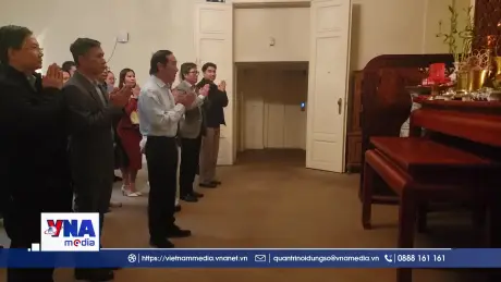 Dâng hương kỷ niệm 136 năm Ngày sinh Chủ tịch Hồ Chí Minh tại Brussels