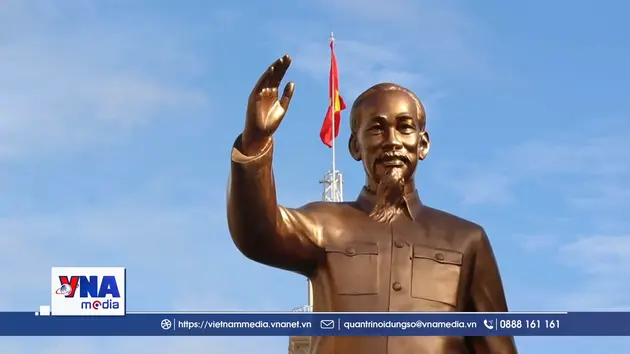 Lãnh đạo TP. Hồ Chí Minh dâng hương tưởng niệm Chủ tịch Hồ Chí Minh
