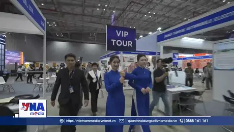 Triển lãm công nghiệp và hạ tầng giao thông vận tải mở cửa đón khách