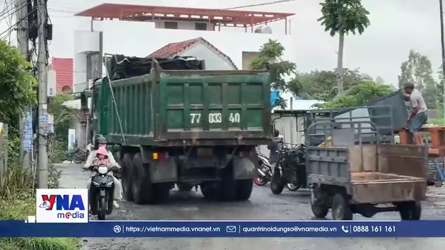 Xe công trình cày nát tuyến đường ĐT649 tại Đắk Lắk