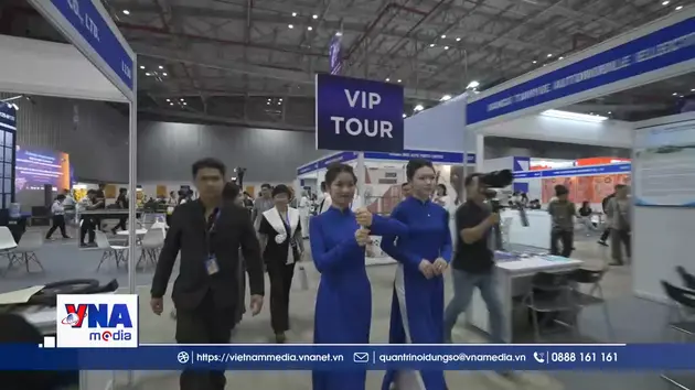 Triển lãm công nghiệp và hạ tầng giao thông vận tải mở cửa đón khách