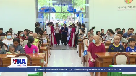 Phó Thủ tướng Phạm Thị Thanh Trà thăm và tặng quà cho bệnh nhi tại TP.HCM