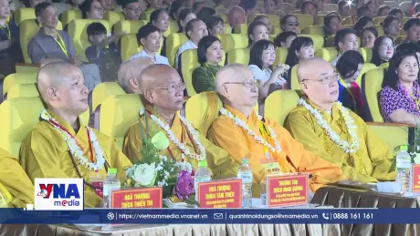 Hành trình ánh sáng - Chạm vào từ bi