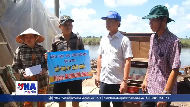 Kịp thời thăm hỏi, động viên các hộ dân sau thiên tai ở Cà Mau