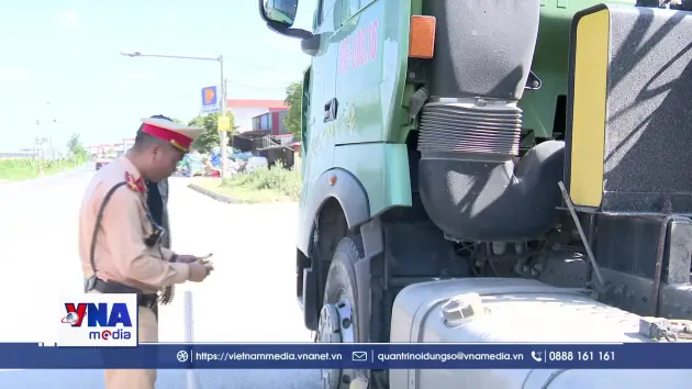 Cảnh sát giao thông Hưng Yên kiên cường bám chốt ngày nắng nóng